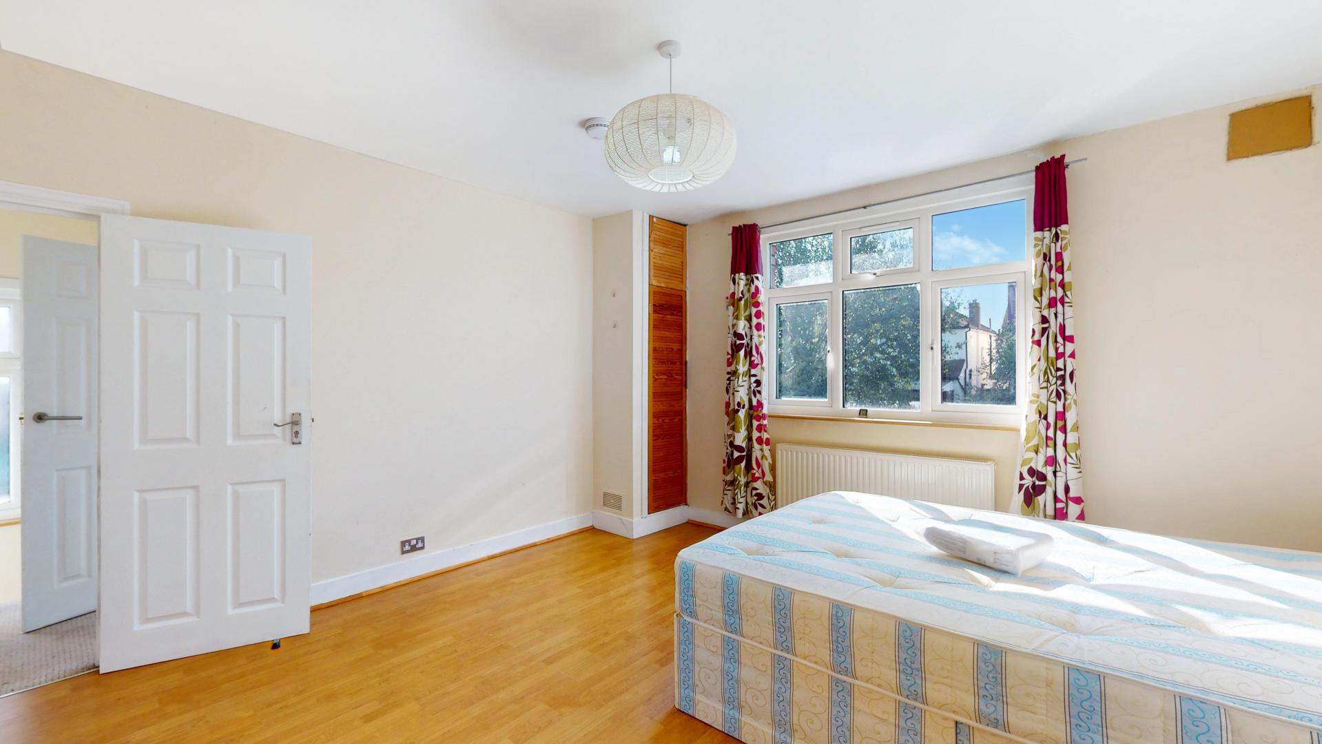 Stunning Sharers Apartment Fleetwood Road, Dollis Hill